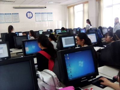 魅力PS,讓一切皆有可能——數學系、計算機科學系志愿服務隊開展PS培訓